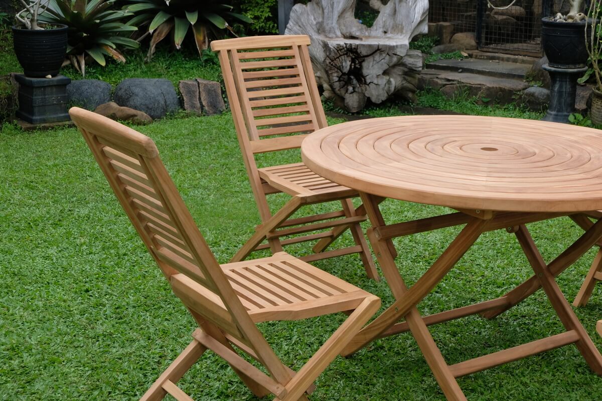 Teak Ripple Folding Table 120cm (4cm Thick Top) with Hanton Folding Chair (Garden / Outdoor Dining Set)