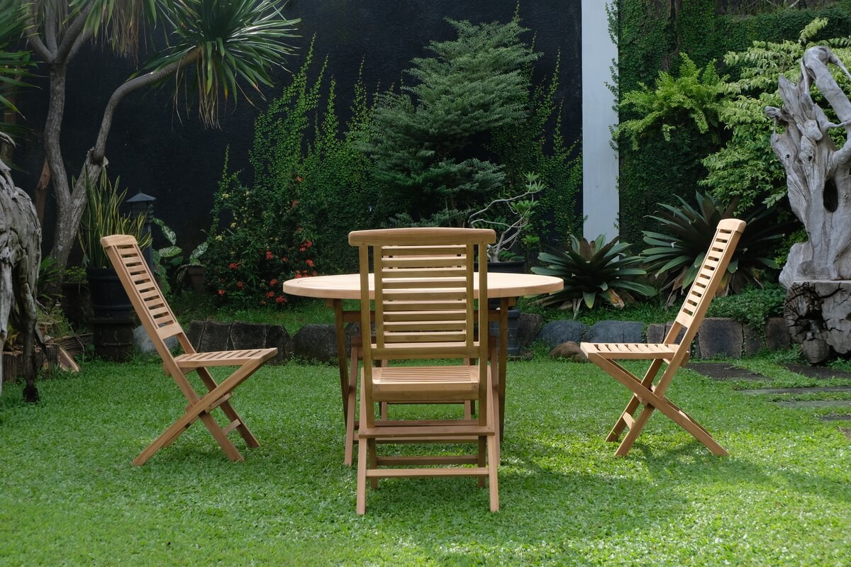 Teak Sunburst Folding Table 120cm (4cm Thick Top) with Hanton Folding Chair  (Garden / Outdoor Dining Set)